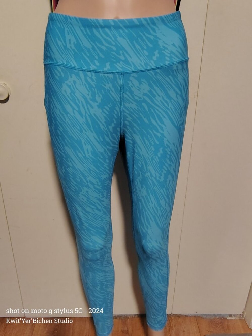 TEK GEAR Leggings SZ MED blue lagoon